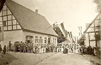 Blick vom Oberen Markt in die Bahnhofstraße